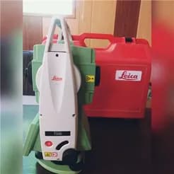 لایکا TS۰۶ POWER R۴۰۰، ایستگاه کل توتال
