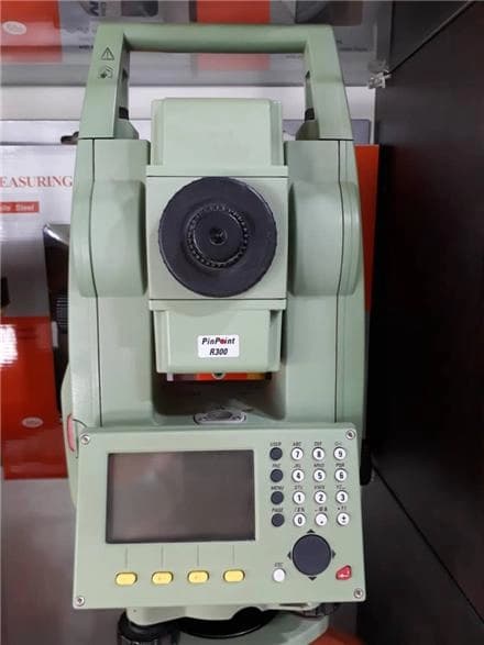 دستگاه نقشه برداری توتال استیشن لایکا، مدل TCR 805 ULTRA
 - تصویر 1