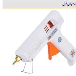 ابزارهای صافکاری PDR شامل چسب، چکش و ابزار کشش تگرگ است.
