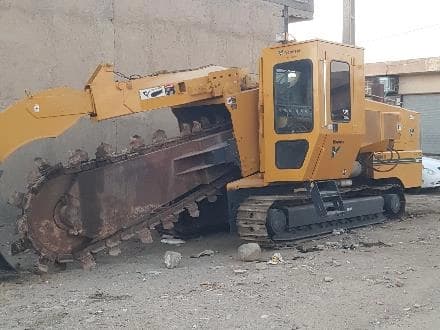 حفاری کانال با ترنچر قدرتمند ورمرو مدل T850.
 - تصویر 1