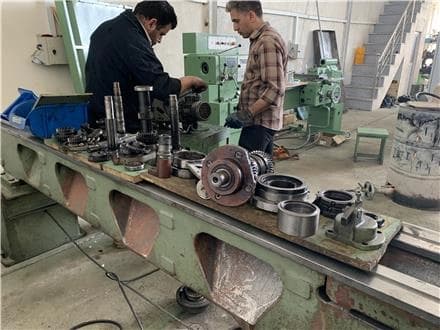 تراش و فرز CNC، سنگزنی ریل و ستون وبستر
 - تصویر 1