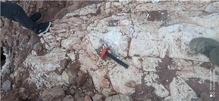 معدن باریت آماده واگذاری است.
 - تصویر 1