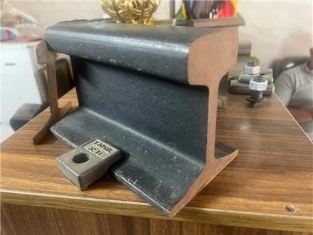 عرضه ریل های قطار، معدن و جرثقیل
 - تصویر 1