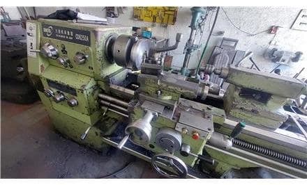 دستگاه تراش CNC دو متری ساخت چین، همراه با صفحه تراش ۹۰ سانتی‌متری.
 - تصویر 1