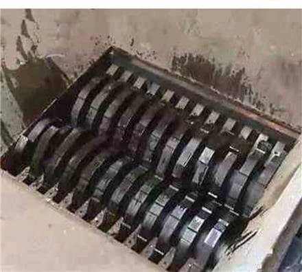 سنگ شکن صنعتی برای کلینکر سیمان، گچ، آهک و سنگ‌های سخت دیگر
 - تصویر 1