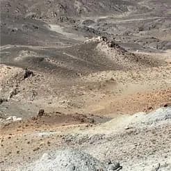 معدن سنگ آهن به فروش می‌رسد
