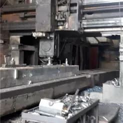 دروازه فلزی با ابعاد ۶ در ۳ متر و ارتفاع ۱۲۰ سانتی‌متر.
