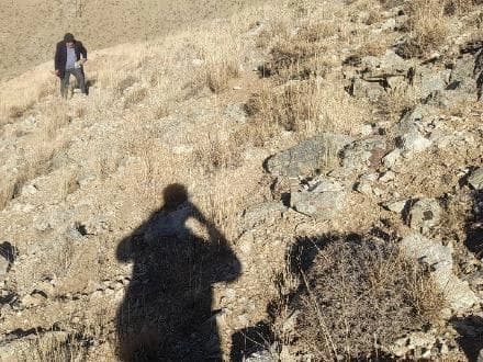 معدن مگنتیت به فروش می‌رسد.
 - تصویر 1