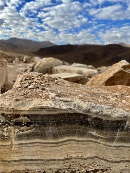 عرضه تراورتن و تراونیکس معدنی
 - تصویر 1