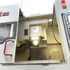 ماشین فرز عمودی CNC کوئزر
 - تصویر 3