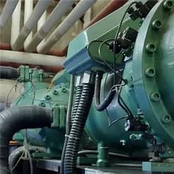 سرویس و تعمیر تخصصی چیلرهای سردخانه، کمپرسورهای اسکرو و سیستم‌های PLC
