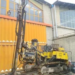 عرضه دریل واگن هیدرولیک اطلس کوپکو مدل ۵۱۲ به همراه تجهیزات جانبی توسط معدن کاران

