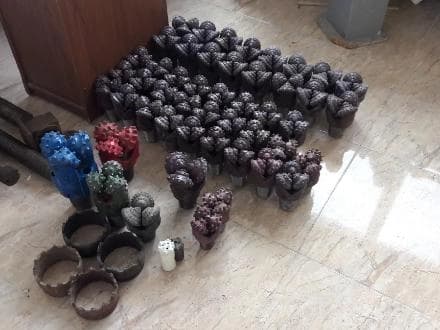 ابزارهای حفاری و استخراج معادن
 - تصویر 1